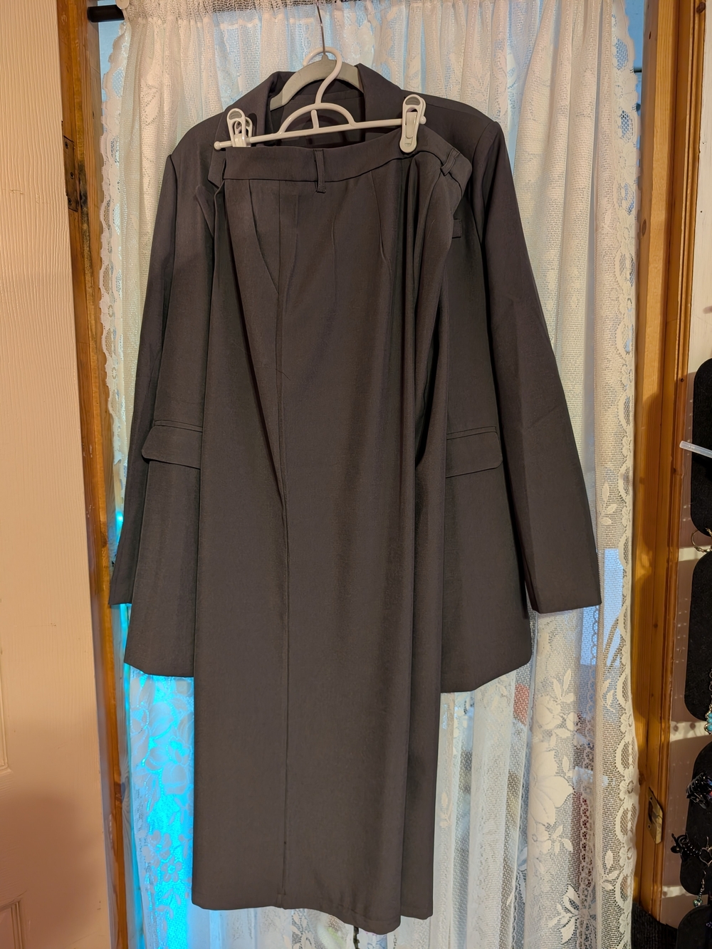 Ladies Suit - Picture 2 of 3